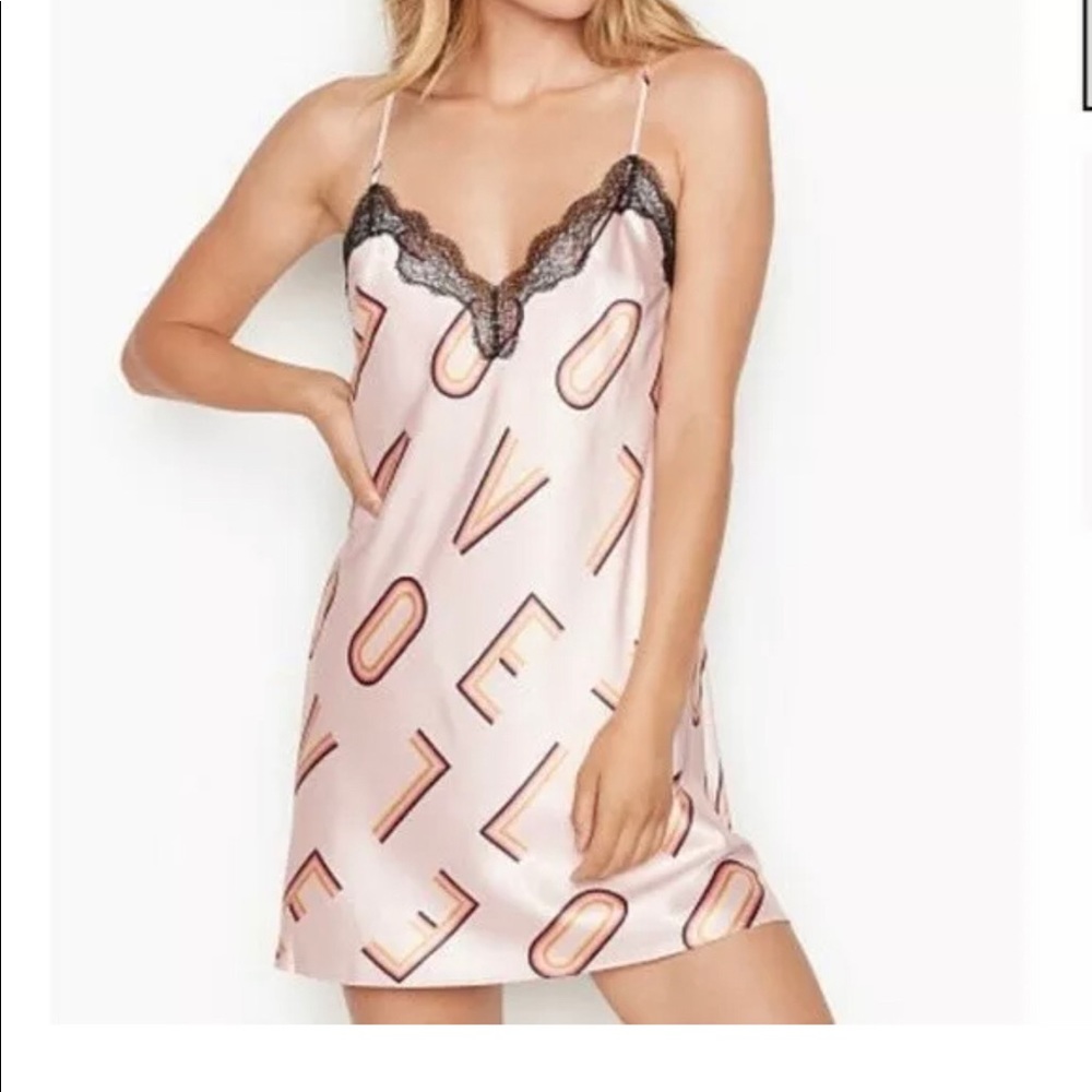 2/$30 Victoria’s Secret Lace Love Print Chemise XL - Picture 2 of 4